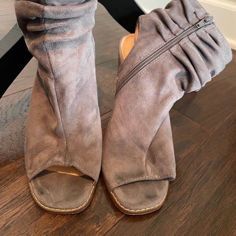 Supper cute.  Lots of compliments on this pair